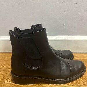 Stuart weitzman size 6 black ankle booties